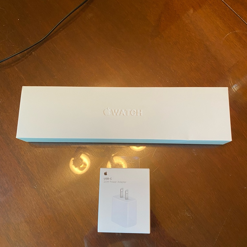 Apple iWatch 7 and USB-C Power Adapter